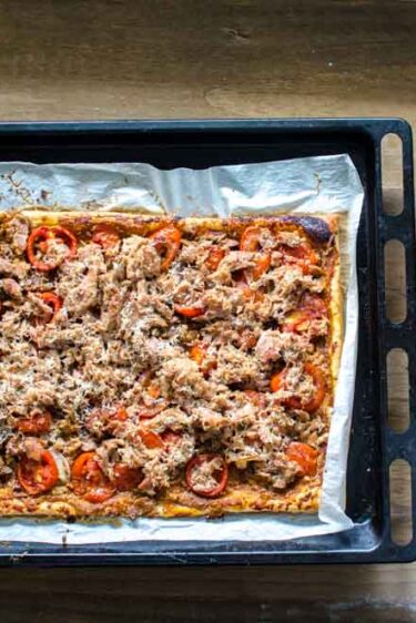 Tarte à la tomate et au thon