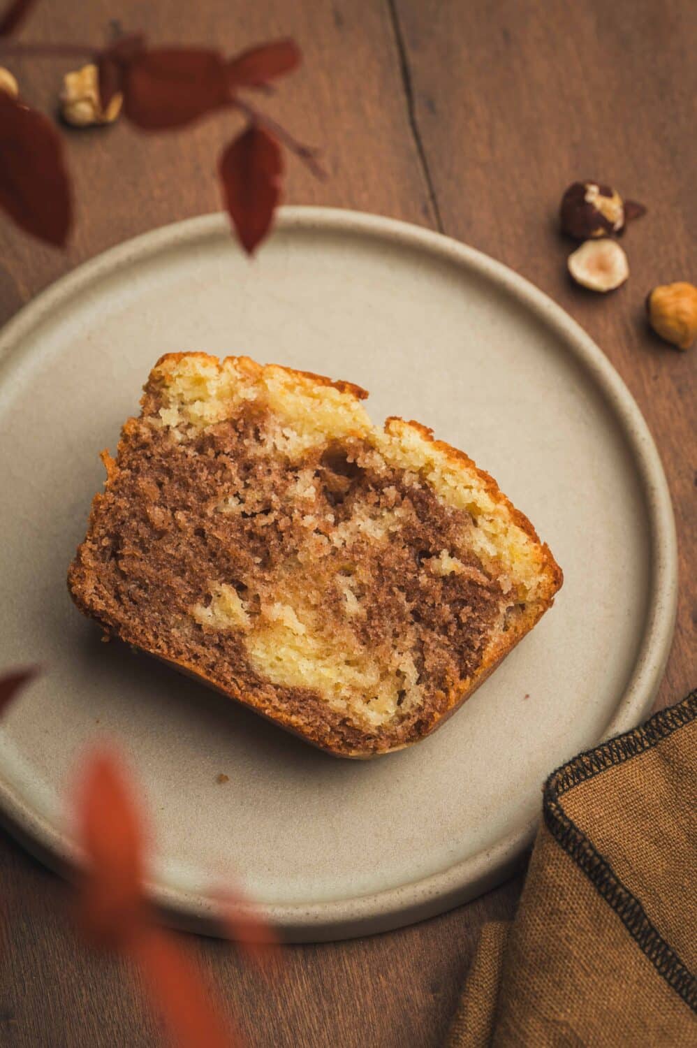 Une recette gourmande et moelleuse de marbré à la noisette et au citron