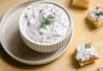 Tzatziki de radis frais et croquant : une alternative originale au tzatziki classique, parfait pour l’apéro ou accompagner vos plats d’été.