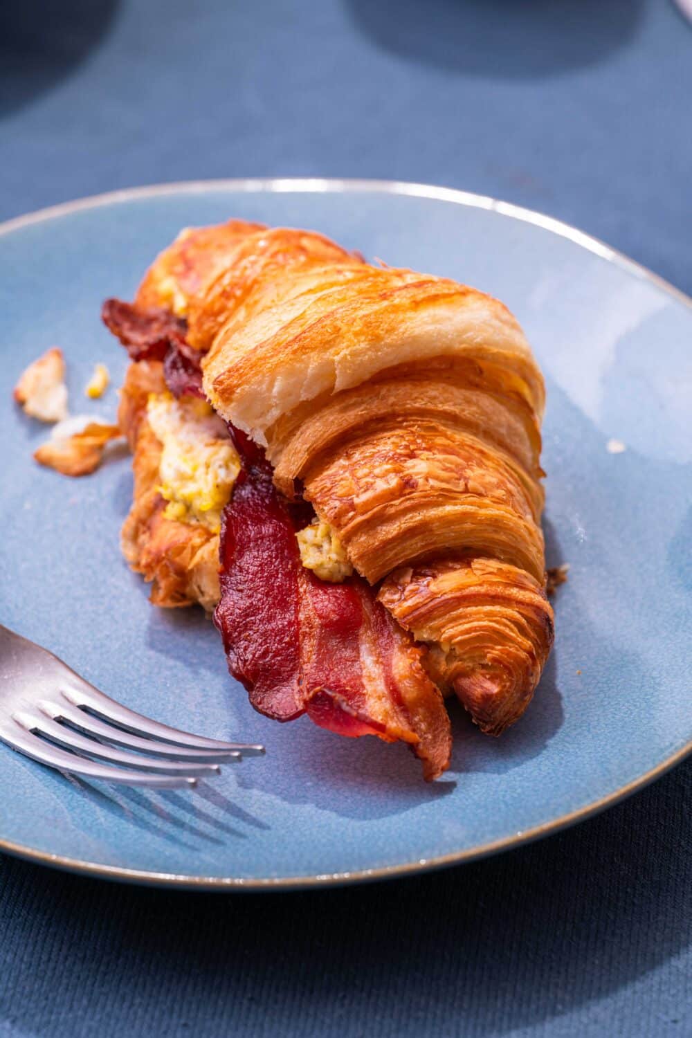 3 idées de brunch de Pâques maison : recettes sucrées et salées faciles à préparer pour un moment convivial en famille.