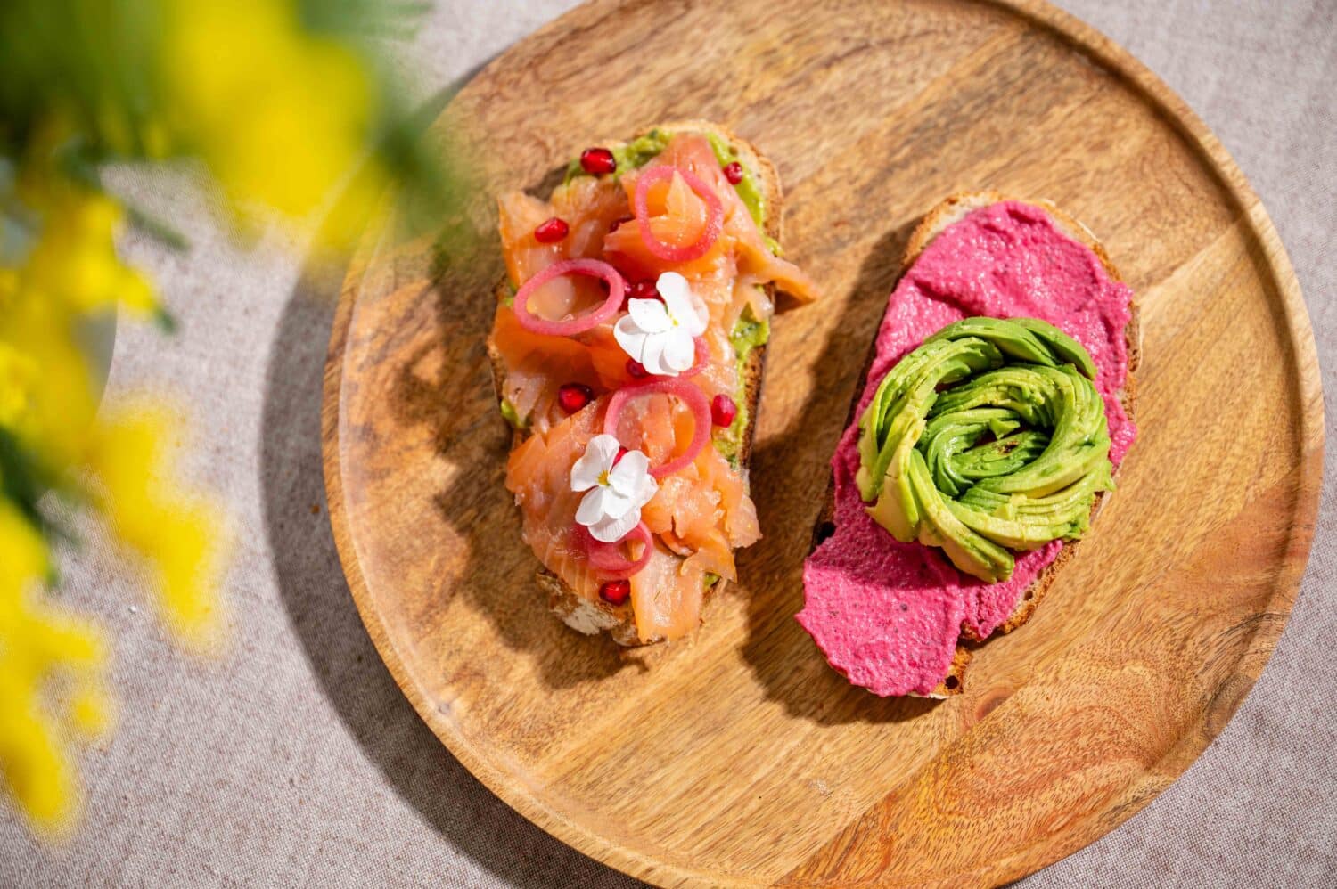 4 idées de tartines faciles et colorées à décliner : avocat, saumon fumé, betterave et œufs. Des recettes rapides, gourmandes et parfaites pour le brunch.