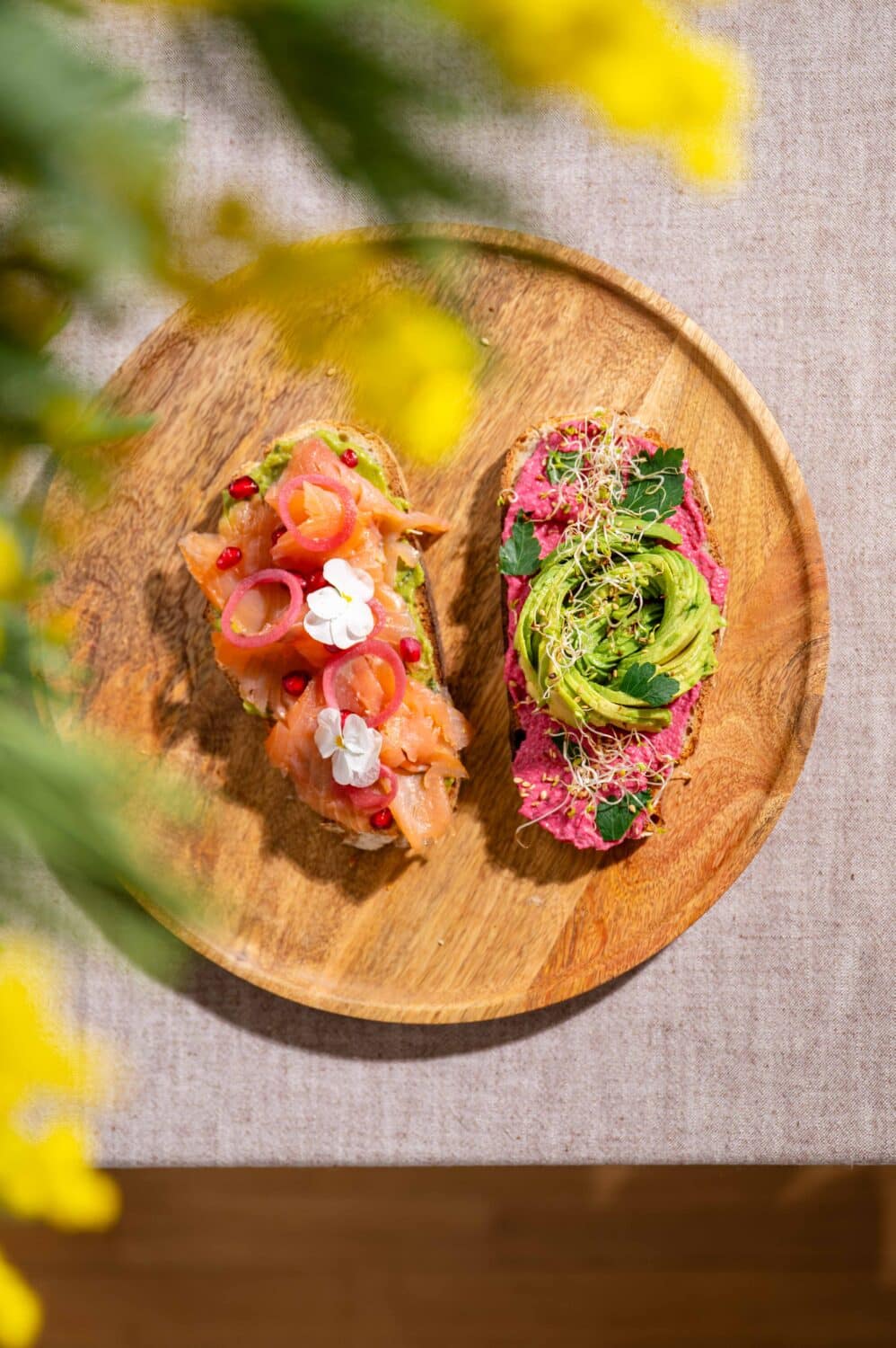 4 idées de tartines faciles et colorées à décliner : avocat, saumon fumé, betterave et œufs. Des recettes rapides, gourmandes et parfaites pour le brunch.