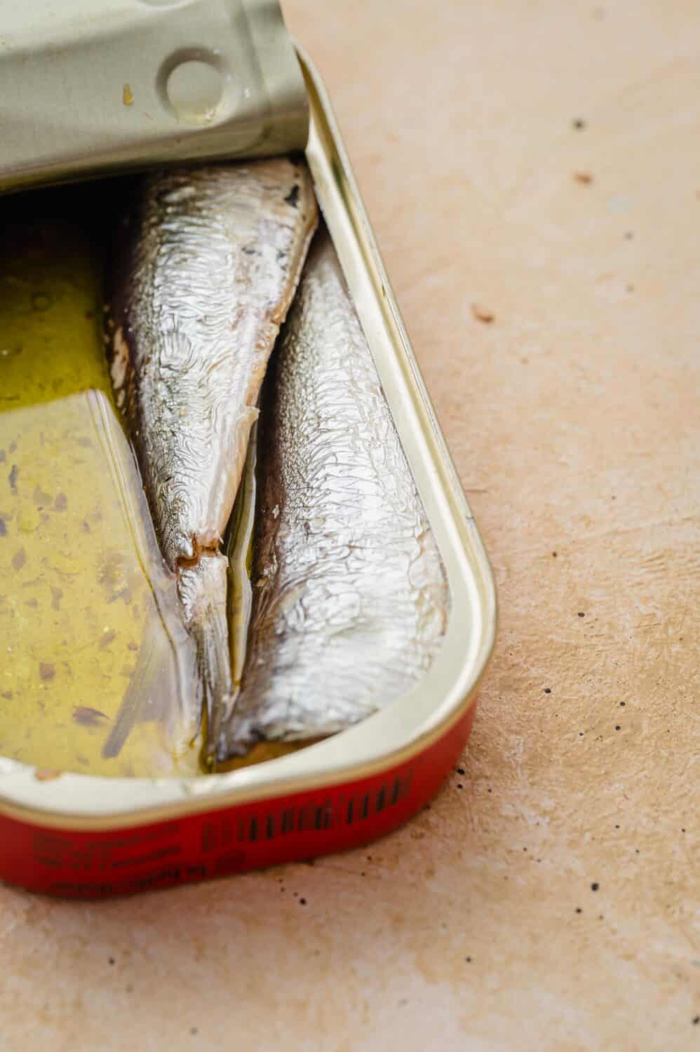Idée apéro rapide : tartines aux sardines et aubergine faciles à préparer, croustillantes et gourmandes. Parfait pour un repas express ou un apéritif maison.